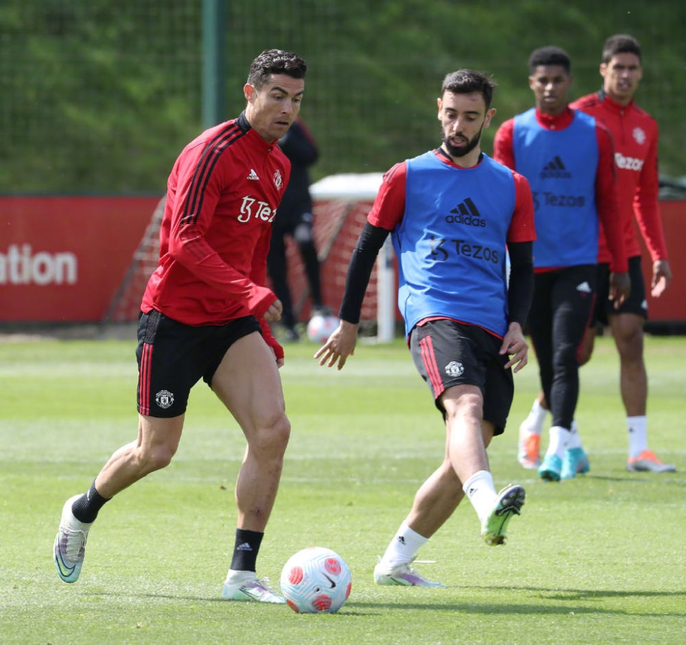 并在场上做 并在场上做